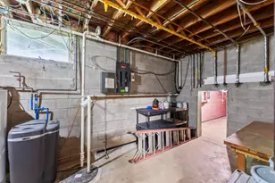 N84W12863 Ronald Dr, Menomonee Falls, WI 53051 - Photo 24