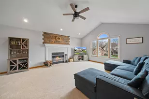 198 Lynne Dr, Twin Lakes, WI 53181 - Photo 6