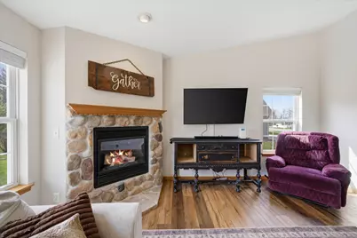 1879  Kissel Dr, Hartford, WI 53027 - Photo 10