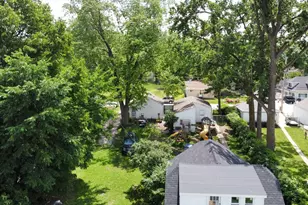N28W26972 Woodland Dr, Pewaukee, WI 53072 - Photo 4