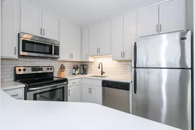 1660 N Prospect Ave #805, Milwaukee, WI 53202 - Photo 4