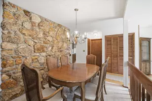4615 S Delphine Dr, New Berlin, WI 53151 - Photo 10