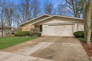 4615 S Delphine Dr, New Berlin, WI 53151 - Photo 32