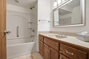 4615 S Delphine Dr, New Berlin, WI 53151 - Photo 16