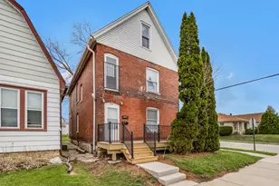 729 Montana Ave, South Milwaukee, WI 53172 - Photo 2