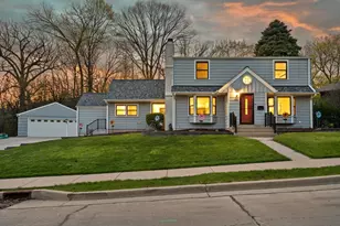 1423 St Charles St, Wauwatosa, WI 53213 - Photo 28