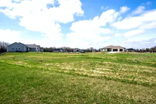 638 Red Oak Dr, Summit, WI 53066 - Photo 48