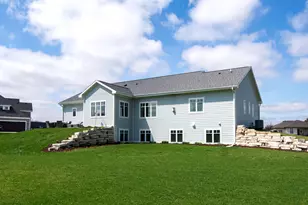638 Red Oak Dr, Summit, WI 53066 - Photo 6