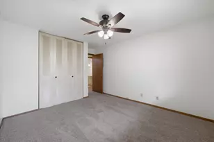 345 Park Hill Dr, Pewaukee, WI 53072 - Photo 14