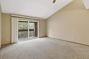 345 Park Hill Dr, Pewaukee, WI 53072 - Photo 4