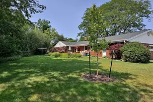 W160N8462 Donald Ct, Menomonee Falls, WI 53051 - Photo 4
