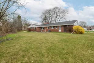 W160N8462 Donald Ct, Menomonee Falls, WI 53051 - Photo 6