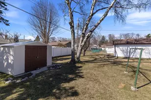 910 Lawton Terrace, Manitowoc, WI 54220 - Photo 20