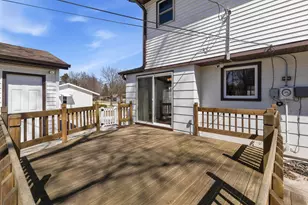 910 Lawton Terrace, Manitowoc, WI 54220 - Photo 22