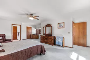 910 Lawton Terrace, Manitowoc, WI 54220 - Photo 12