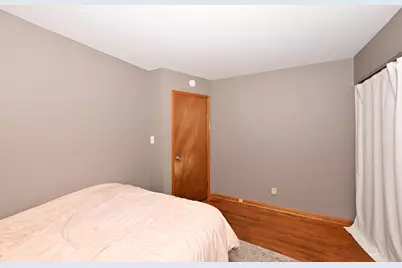 5319  Lakeside Dr, Greendale, WI 53129 - Photo 18