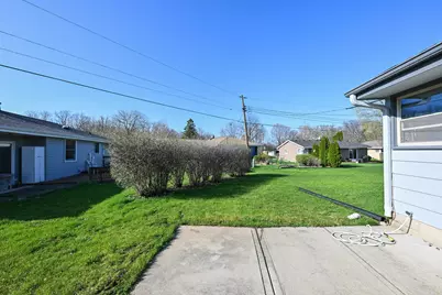 5319  Lakeside Dr, Greendale, WI 53129 - Photo 30