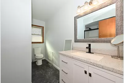 5319  Lakeside Dr, Greendale, WI 53129 - Photo 14
