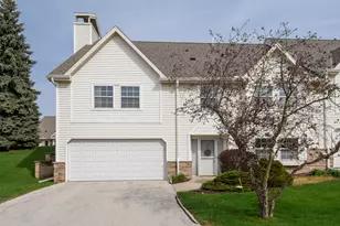 355 Jennifer Ln, Brookfield, WI 53045 - Photo 2
