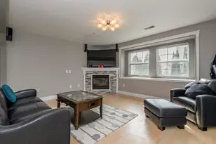 355 Jennifer Ln, Brookfield, WI 53045 - Photo 4