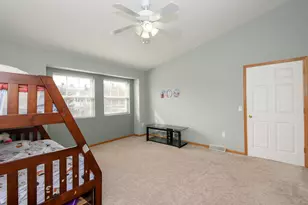 355 Jennifer Ln, Brookfield, WI 53045 - Photo 24