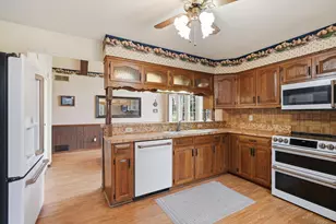 2009 Deerfield Dr, Saukville, WI 53080 - Photo 10