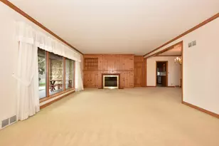 N93W15358 Hillside Ln, Menomonee Falls, WI 53051 - Photo 4