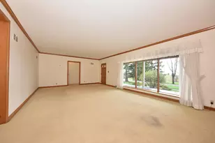 N93W15358 Hillside Ln, Menomonee Falls, WI 53051 - Photo 8