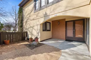 5266 Somerset Ln, Greenfield, WI 53221 - Photo 2