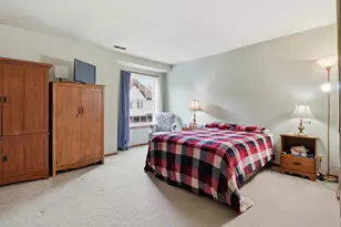2077 S 102nd St, West Allis, WI 53227 - Photo 6