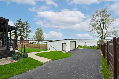 2225  Lakeshore Dr, Racine, WI 53139 - Photo 36