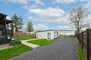 2225 Lakeshore Dr, Racine, WI 53139 - Photo 36