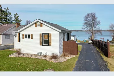 2225  Lakeshore Dr, Racine, WI 53139 - Photo 2