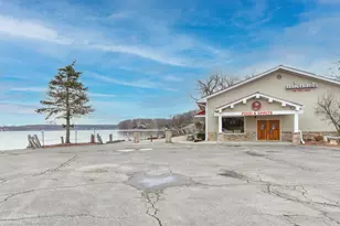 2225 Lakeshore Dr, Racine, WI 53139 - Photo 24