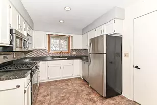 917 Howard St, Waukesha, WI 53188 - Photo 10
