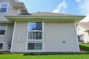 4870 S Waterview Ct, Greenfield, WI 53220 - Photo 46