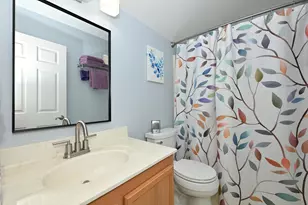 4870 S Waterview Ct, Greenfield, WI 53220 - Photo 24