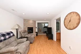 4870 S Waterview Ct, Greenfield, WI 53220 - Photo 36