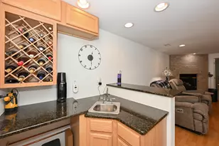 4870 S Waterview Ct, Greenfield, WI 53220 - Photo 30