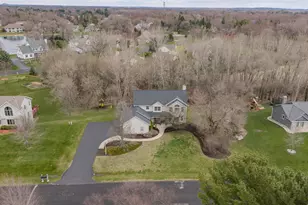 412 E Red Pine Cir, Dousman, WI 53118 - Photo 24