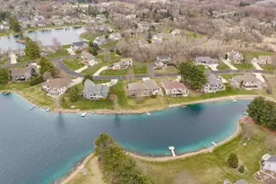 412 E Red Pine Cir, Dousman, WI 53118 - Photo 32
