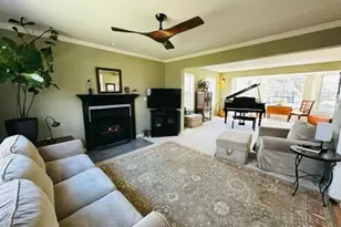 412 E Red Pine Cir, Dousman, WI 53118 - Photo 10