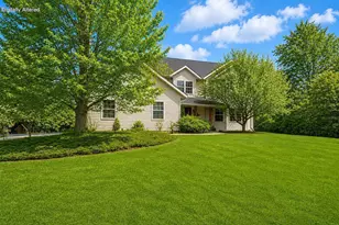 412 E Red Pine Cir, Dousman, WI 53118 - Photo 2
