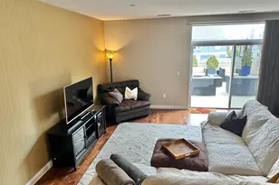 1920 N Farwell Ave, Milwaukee, WI 53202 - Photo 8