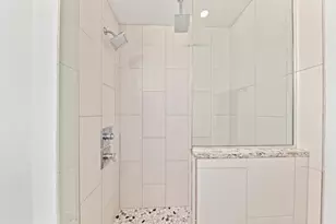 1920 N Farwell Ave, Milwaukee, WI 53202 - Photo 18