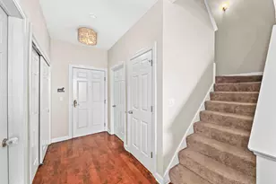 1920 N Farwell Ave, Milwaukee, WI 53202 - Photo 12