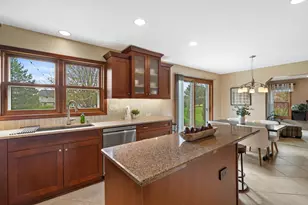 W148N6964 Terriwood Dr, Menomonee Falls, WI 53051 - Photo 8