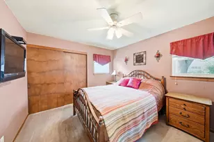 318 Dodie Dr, Waukesha, WI 53189 - Photo 8