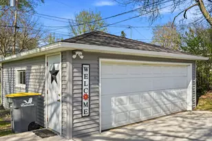 318 Dodie Dr, Waukesha, WI 53189 - Photo 18