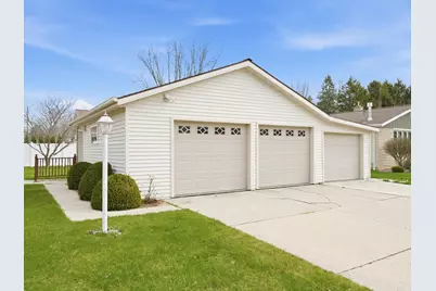 1001  Glenview Dr, Manitowoc, WI 54220 - Photo 34